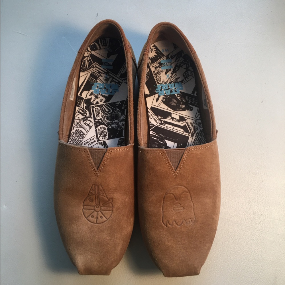 TOMS WOMEN’S SIZE 8 STAR WARS SLIP ON SHOES MILLENNIUM FALCON CHEWBACCA BROWN